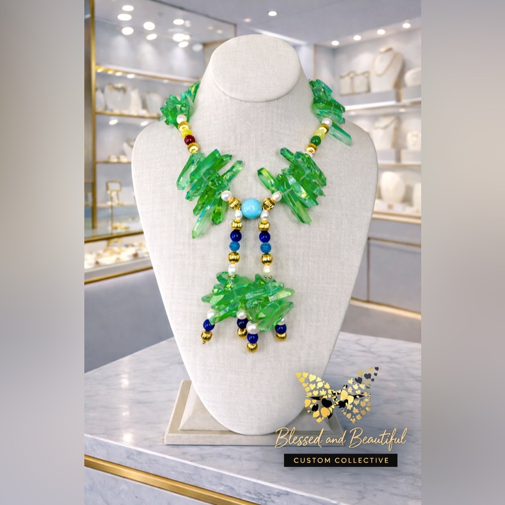 Elegant Green Crystal Quartz and Gold Handmade Beaded Necklace